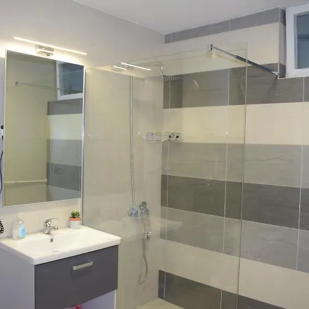 Daire Tea's Apartment, - Centre